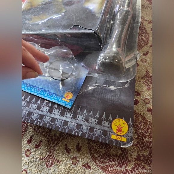 Harry Potter Costume Kit with Wand and Glasses - Picture 2 of 3